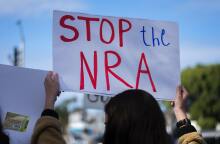 Το ισχυρό λόμπι των όπλων στις ΗΠΑ, το NRA