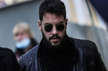 Ο Μάνος Δασκαλάκης κατέθεσε μήνυση μετά την αφαίρεση της σχολικής τσάντας της Τζωρτζίνας από το σπίτι στην Πάτρα