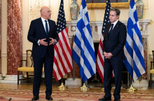 Τηλεφωνική επικοινωνία Δένδια – Μπλίνκεν για Ιράν, τουρκική προκλητικότητα και Βαλκάνια