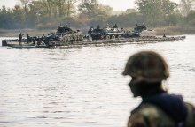 Εξηγήσεις για τη συμφωνία με τα τεθωρακισμένα ζητούν ΠΑΣΟΚ-ΚΙΝΑΛ και ΣΥΡΙΖΑ