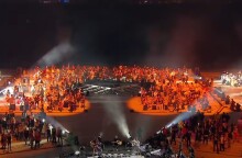 Rockin'1000 σε συναυλία παίζουν τραγούδι των Foo Fighters 