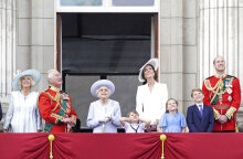 Πλατινένιο Ιωβηλαίο: Με λαμπρότητα οι εορτασμοί για τα 70 χρόνια της Βασίλισσας Ελισάβετ στο θρόνο (video)