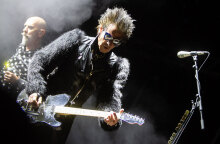 Στιγμιότυπο από τη συναυλία των Bauhaus στο φεστιβάλ Release Athens 