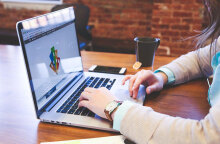 Αυξάνεται η επιδότηση στο πρόγραμμα για το «πρώτο ένσημο»