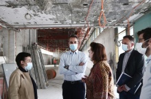 Ο Κυριάκος Μητσοτάκης με τη Μαρίνα Λαμπράκη Πλάκα και τη Λίνα Μενδώνη