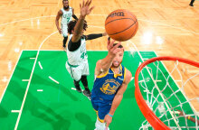 O Στέφ Κάρι οδήγησε τους Γκόλντεν Στέιτ Γουόριορς σε ένα ακόμη πρωτάθλημα NBA