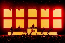 Στιγμιότυπο από συναυλία του Parov Stelar