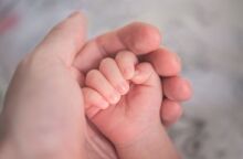 Απόπειρα παράνομης υιοθεσίας στη Θεσσαλονίκη: Ελεύθεροι οι κατηγορούμενοι