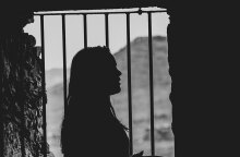 Λάρισα: Μητέρα κρατούσε έγκλειστη την κόρη της σε διαμέρισμα για 42 χρόνια