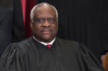 O Clarence Thomas είναι ο δικαστής που ψήφισε να καταργηθεί η άμβλωση στις ΗΠΑ 