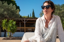 Γυναίκα με γυαλιά - Σκηνή από την ταινία "Χαμένη Κόρη" με την Ολίβια Κόλμαν