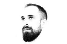 Ο Νάσος Καράμπελας. 