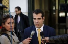 Αντιεμβολιαστές συγκεντρώθηκαν ξανά έξω από τo σπίτι του Θάνου Πλεύρη