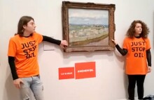 Ακτιβιστές κόλλησαν τα χέρια τους σε πίνακα του Van Gogh (Βίντεο)