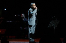 Θέμης Αδαμαντίδης: «Βρε καλώς τα παιδάκια» είπε στους δημοσιογράφους έξω από τα δικαστήρια