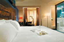 crowne-club-room-76.jpg