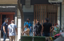 Δολοφονία 55χρονης στη Θεσσαλονίκη: Στιγμιότυπο από τον τόπο του εγκλήματος 