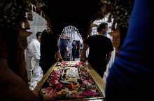 Επιτάφιος: Περιφορά στις φυλακές Κορυδαλλού