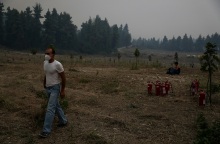 Εύβοια - Στιγμιότυπο από τη μάχη με τις αναζωπυρώσεις στο χωριό Καματριάδες