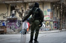 Επιχείρηση εκκένωσης υπό κατάληψης κτιρίου στα Εξάρχεια