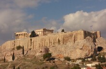 foto_1._ieros_vrahos_tis_akropolis.jpg
