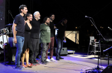 Στιγμιότυπο από τη συναυλία των Νίκου Πορτοκάλογλου, Στάθη Δρογώση, Αγάπη Διαγγελάκη, Βύρωνα Τσουράπη