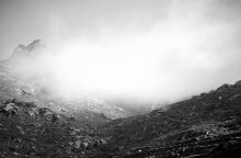 Στο Ξωτικό wine&deli στον Τριαντάρο παρουσιάζεται η έκθεση φωτογραφίας «Tinos, Shaped by the Wind»