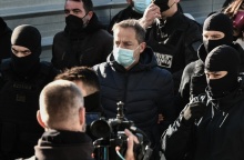 Φωτογραφίες από την άφιξη τού Δημήτρη Λιγνάδη στο δικαστήριο © EUROKINISSI/ΤΑΤΙΑΝΑ ΜΠΟΛΑΡΗ