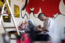 Ο εικαστικός Γιώργος Τζινούδης