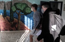 Μαθητές κατά την είσοδό τους στο σχολείο τους