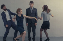 «Ήταν ένας και δεν ήταν κανένας» του Χρήστου Αγγελάκου, σε σκηνοθεσία Σοφίας Παλάντζα, στο Θέατρο Σημείο © Patroklos Skafidas