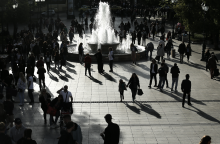 Πολίτες στην πλατεία Συντάγματος