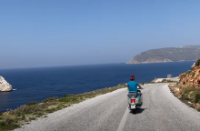 H Ματούλα Ζαμάνη μοιράζεται από την καραντίνα της Αμοργού την Mπαλάντα Tου Καραντίν Nτε Πασκουάλε