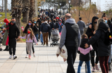 Βόλτα στον Φλοίσβο εν μέσω κορωνοϊού