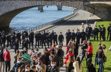 Παρίσι: Η αστυνομία εκκένωσε τις όχθες του Σηκουάνα