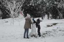 Χιονάνθρωπος στην Αθήνα μετά την «Μήδεια»