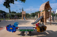 Ο Δήμος Αθηναίων αναμόρφωσε την παιδική χαρά της Ακαδημίας Πλάτωνος - Πρώτο βήμα για την ανάπλαση του ιστορικού πάρκου και την ανάδειξη του αρχαιολογικού χώρου.