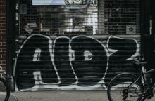 Aκατάλληλο: Περί aids και άλλων δαιμονίων