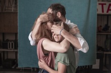 "Κλυταιμνήστρα" από τους tg STAN σε παγκόσμια πρεμιέρα στο ανοιχτό θέατρο του Παλαιού Ελαιουργείου στην Ελευσίνα