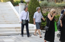 Η επέτειος για την αποκατάσταση της Δημοκρατίας στην Ελλάδα, οι αντιδράσεις για τη δεξίωση στο Προεδρικό Μέγαρο και οι προκλήσεις για την εμβάθυνση της Δημοκρατίας.