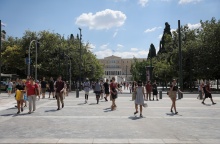 Κορωνοϊός: Πολίτες στο κέντρο της Αθήνας