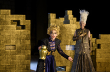 Η "Μήδεια" του Μποστ από το Εθνικό Θέατρο σε σκηνοθεσία Γιάννη Καλαβριανού