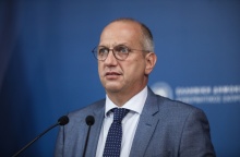 Ο κυβερνητικός εκπρόσωπος, Γιάννης Οικονόμου