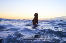 Ένα κορίτσι. 