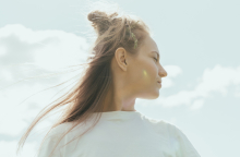 Τι προκαλεί η ωτοσκλήρυνση και πώς αντιμετωπίζεται;