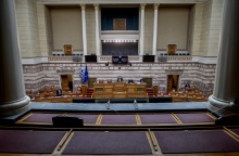 Το εσωτερικό της Βουλής - Στο βάθος τα έδρανα του προεδρείου