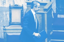 Η συζήτηση των πολιτικών αρχηγών στη Βουλή για τις παρακολουθήσεις, η στάση της κυβέρνησης, η στρατηγική του πρωθυπουργού και οι αντιδράσεις ΣΥΡΙΖΑ και ΠΑΣΟΚ - ΚΙΝΑΛ.