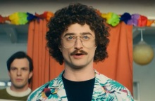 Weird: The Al Yankovic Story – Το πρώτο trailer της ταινίας με τον Daniel Radcliffe για τη ζωή του κωμικού Weird Al Yankovic 