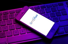 OnlyFans: Η εξέλιξη της συνδρομητικής πλατφόρμας για ενήλικους, η συμμετοχή των sex workers στην πανδημία, οι celebrities που το χρησιμοποιούν, τα κέρδη για τους δημιουργούς περιεχομένου και τα σχέδια για το μέλλον της