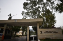 Η πύλη της Πανεπιστημιούπολης στου Ζωγράφου